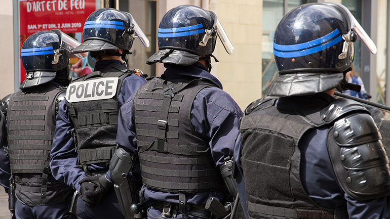 Γαλλία: Χιλιάδες άνθρωποι διαδήλωσαν κατά του νομοσχεδίου που περιορίζει τη μετάδοση εικόνων αστυνομικών